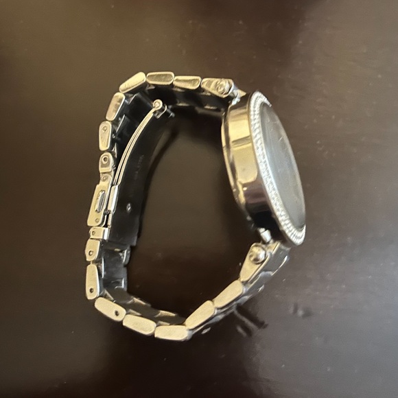 Micheal Kors Watch - Picture 2 of 2